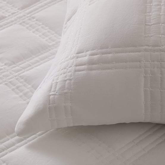 Dakota White Quilted Coverlet Set