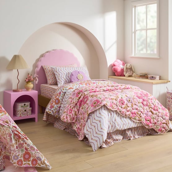 Willa Floral Pink Scallop Quilted Blanket