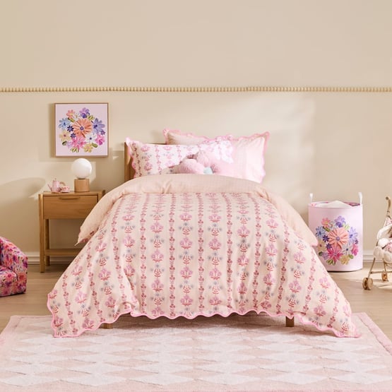Sia Scallop Pink Floral Quilt Cover Set