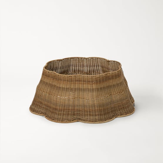 Natural Scallop Christmas Tree Skirt