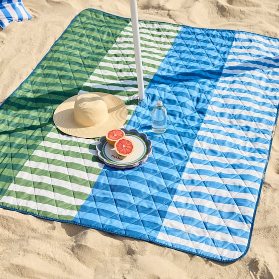 Whitehaven Blue Cabana & Umbrella Picnic Rug