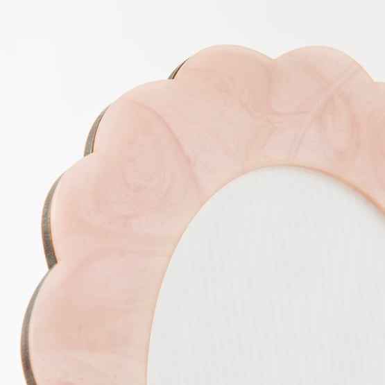 Bellagio Pink Scallop Oval Photo Frame