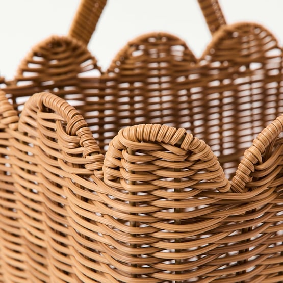 Scallop Natural Picnic Basket