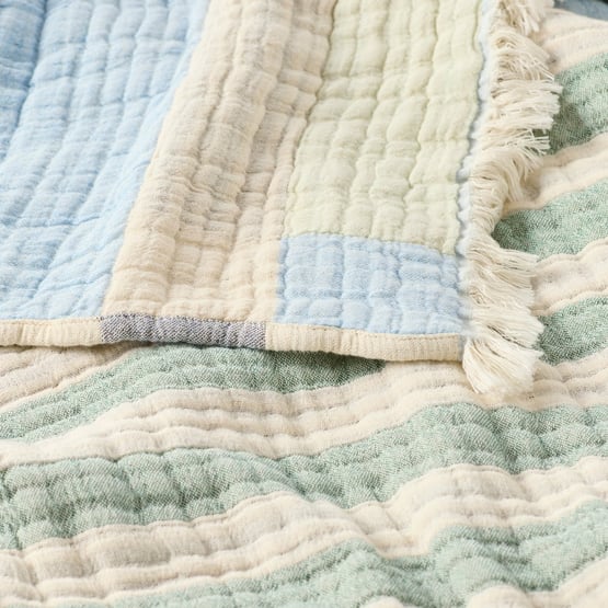 European Collection Green Bahar Throw