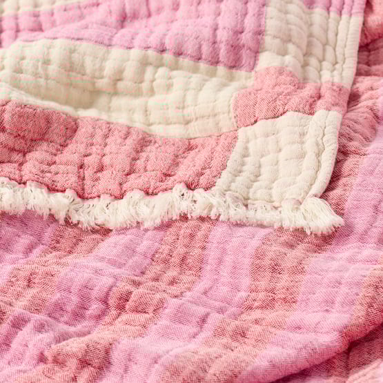 European Collection Pink Bahar Throw
